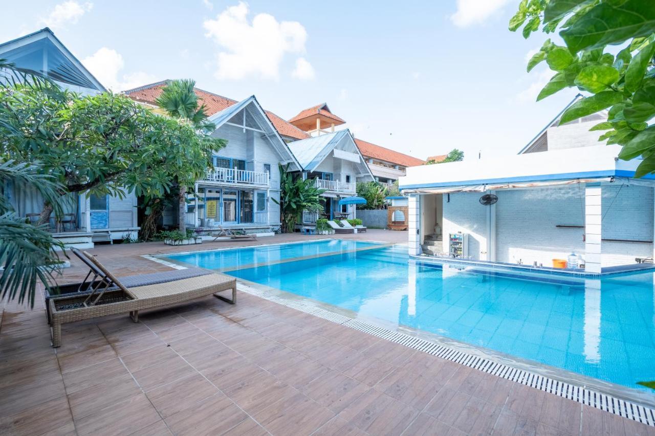 Seminyak Beach Hut Aparthotel Exterior photo